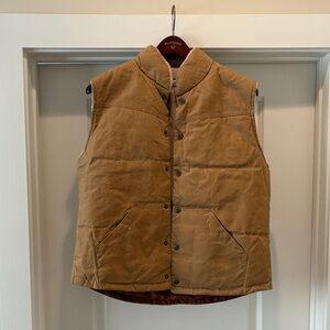 Flint and Tinder Tan Down Sherpa Vest. Size Large. NWOT